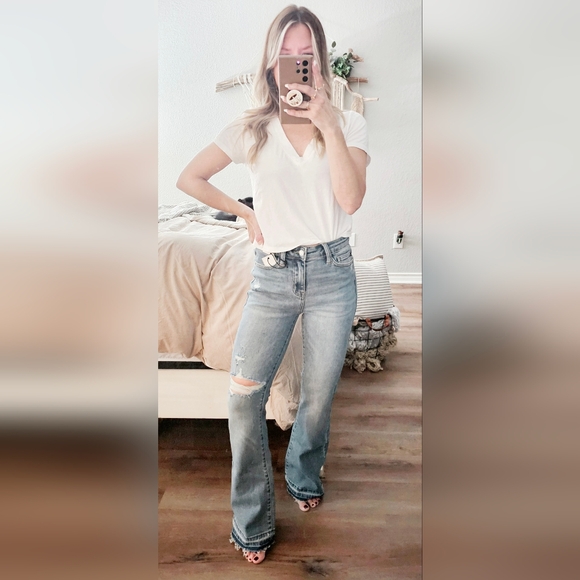 Judy Blue Mid Rise Medium Wash Released Shadow Hem Bootcut Jeans Various NEW - Picture 2 of 16